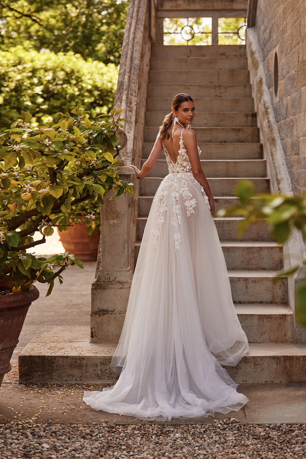 Robe de mariée Amaya, DAMA Couture — vue de dos.