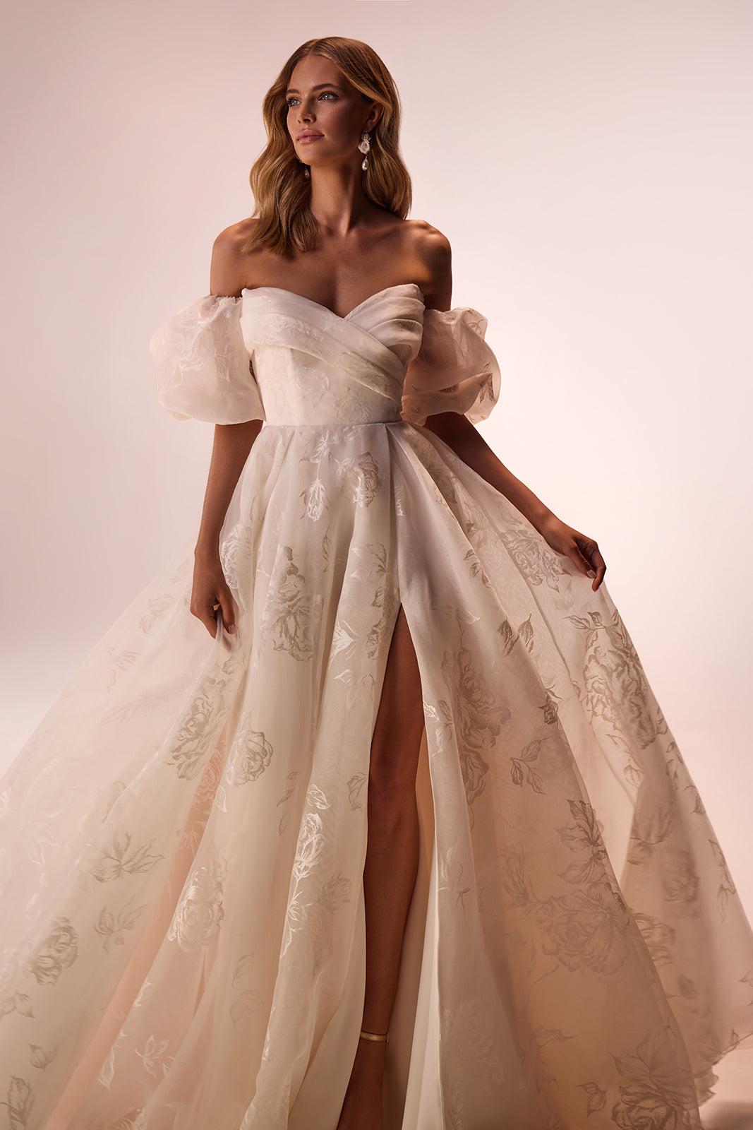 Robe de mariée Berta, DAMA Couture — photo principale.