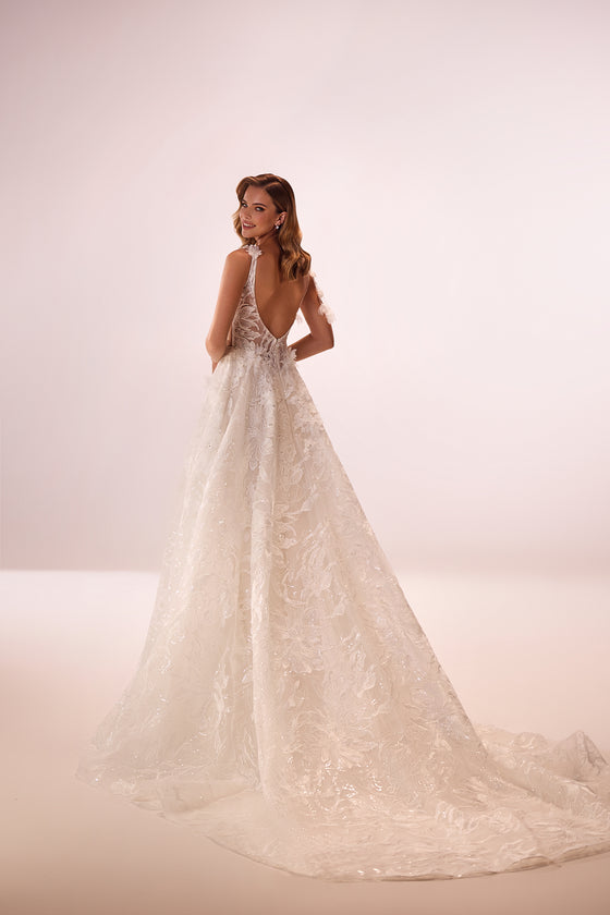 Robe de mariée trapèze Celia, allure glamour, DAMA Couture — vue de dos.