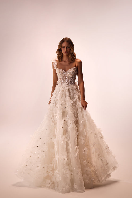 Robe de mariée trapèze Elodie en dentelle 3D, allure glamour, DAMA Couture — photo principale.