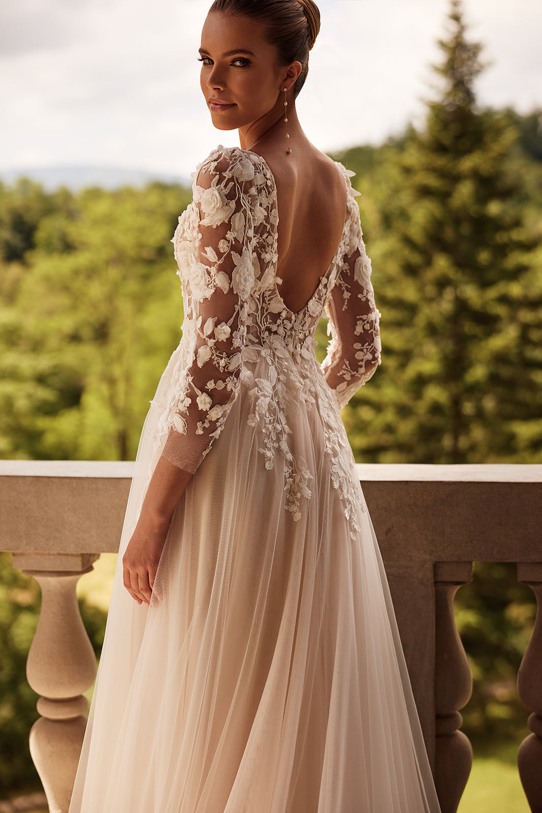 Robe de mariée romantique Felicia à manches longues, DAMA Couture — photo complémentaire.