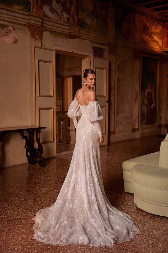 Robe de mariée sirène Genevieve, allure glamour, DAMA Couture — vue de dos.