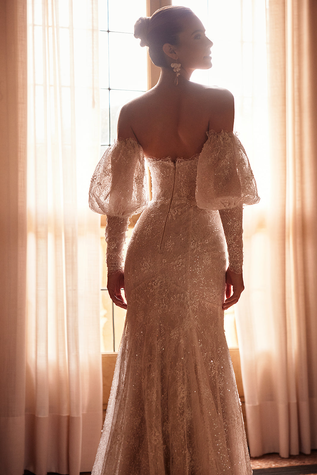 Robe de mariée sirène Genevieve, allure glamour, DAMA Couture — photo de campagne.