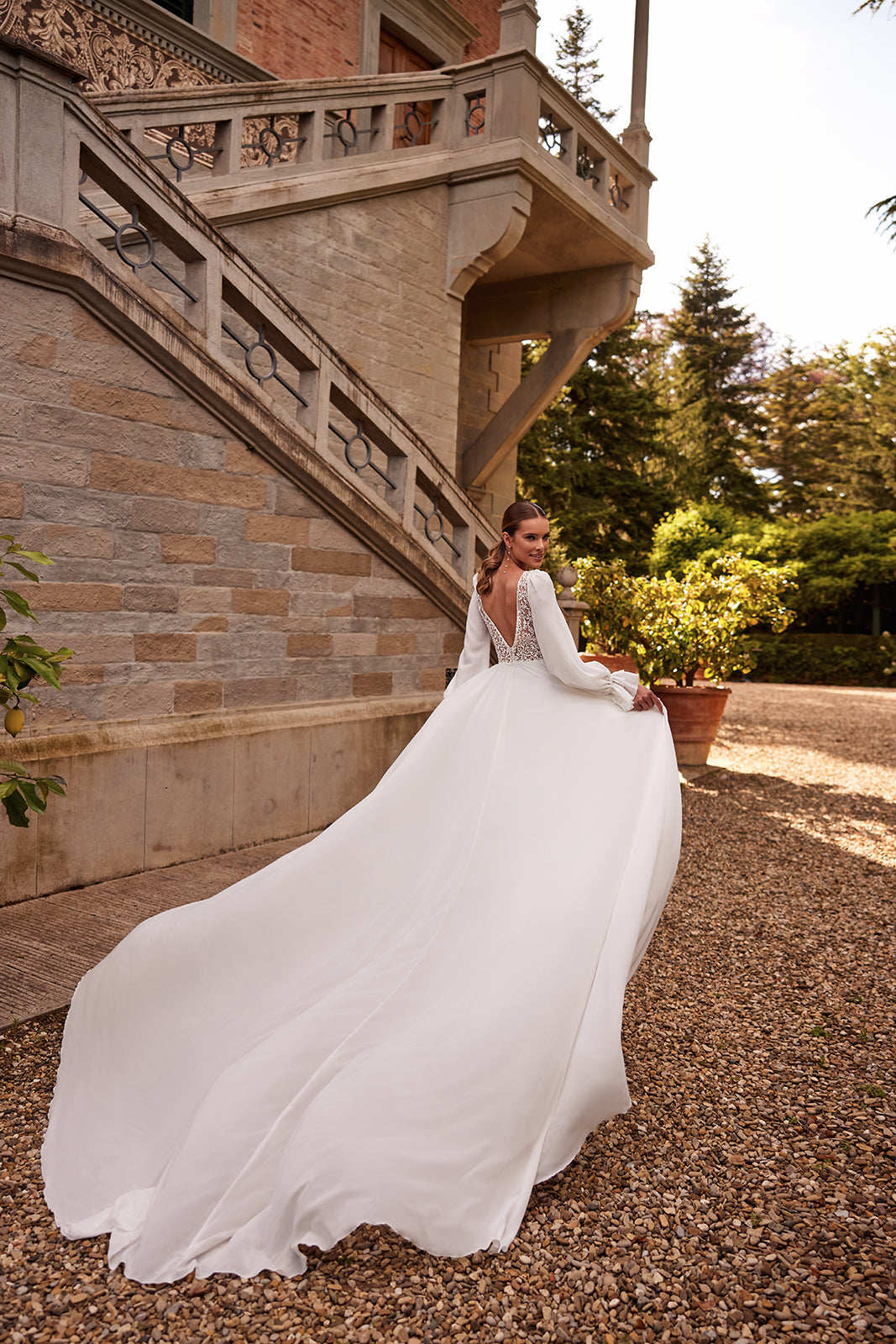 Robe de mariée bohème Hellen à manches, DAMA Couture — photo complémentaire.