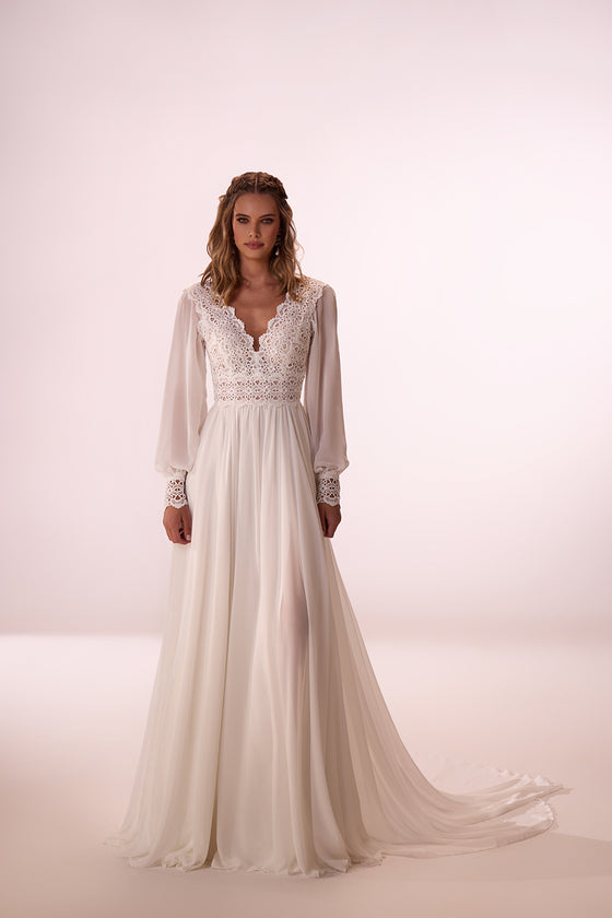 Robe de mariée bohème Ophelia en mousseline à manches longues, DAMA Couture — photo principale.