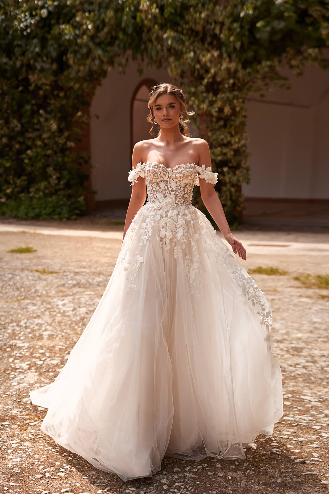 Robe de mariée trapèze Mia, DAMA Couture.