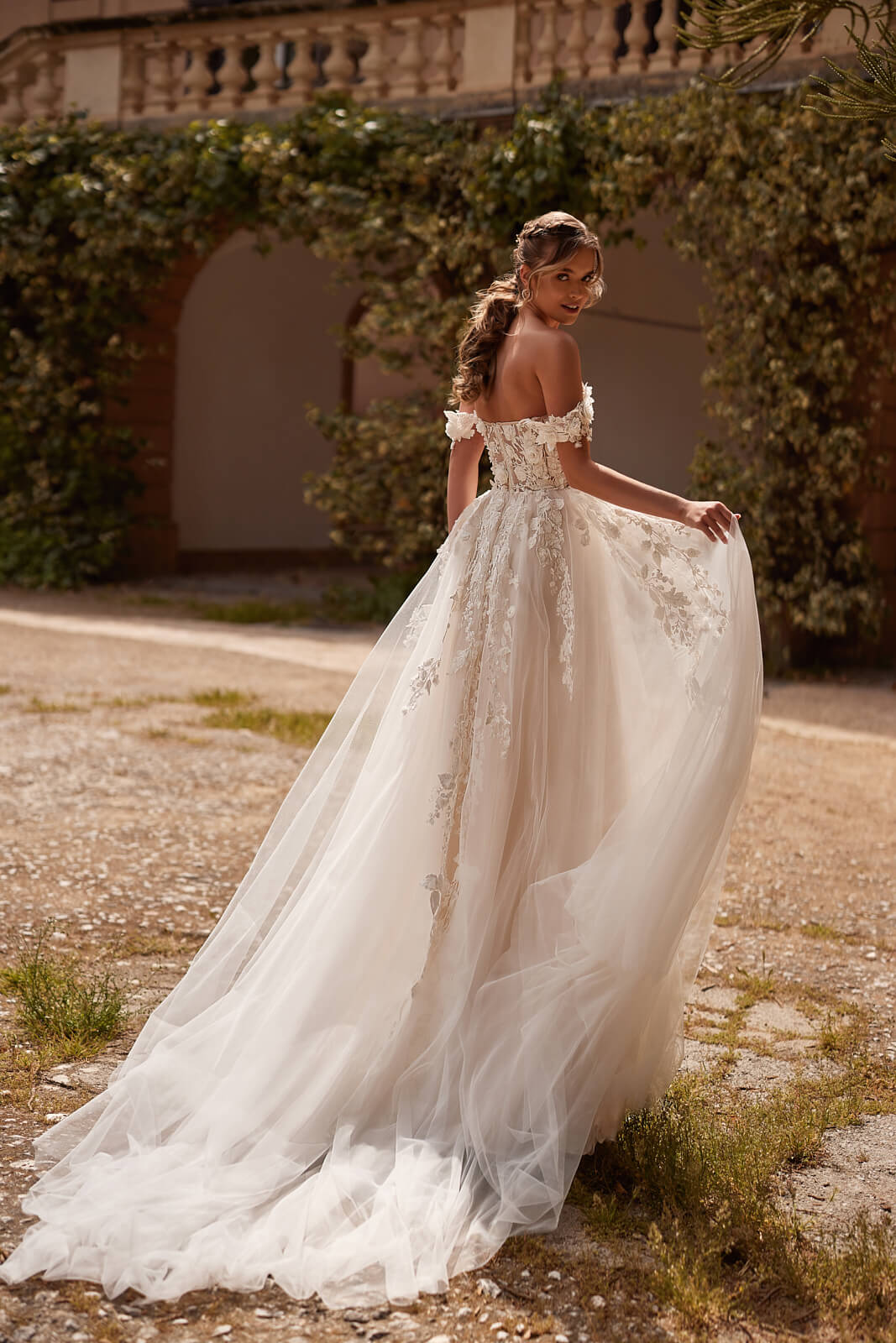 Robe de mariée trapèze Mia, DAMA Couture.