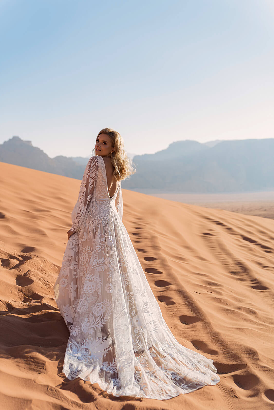 Robe de mariée trapèze Onava, DAMA Couture.