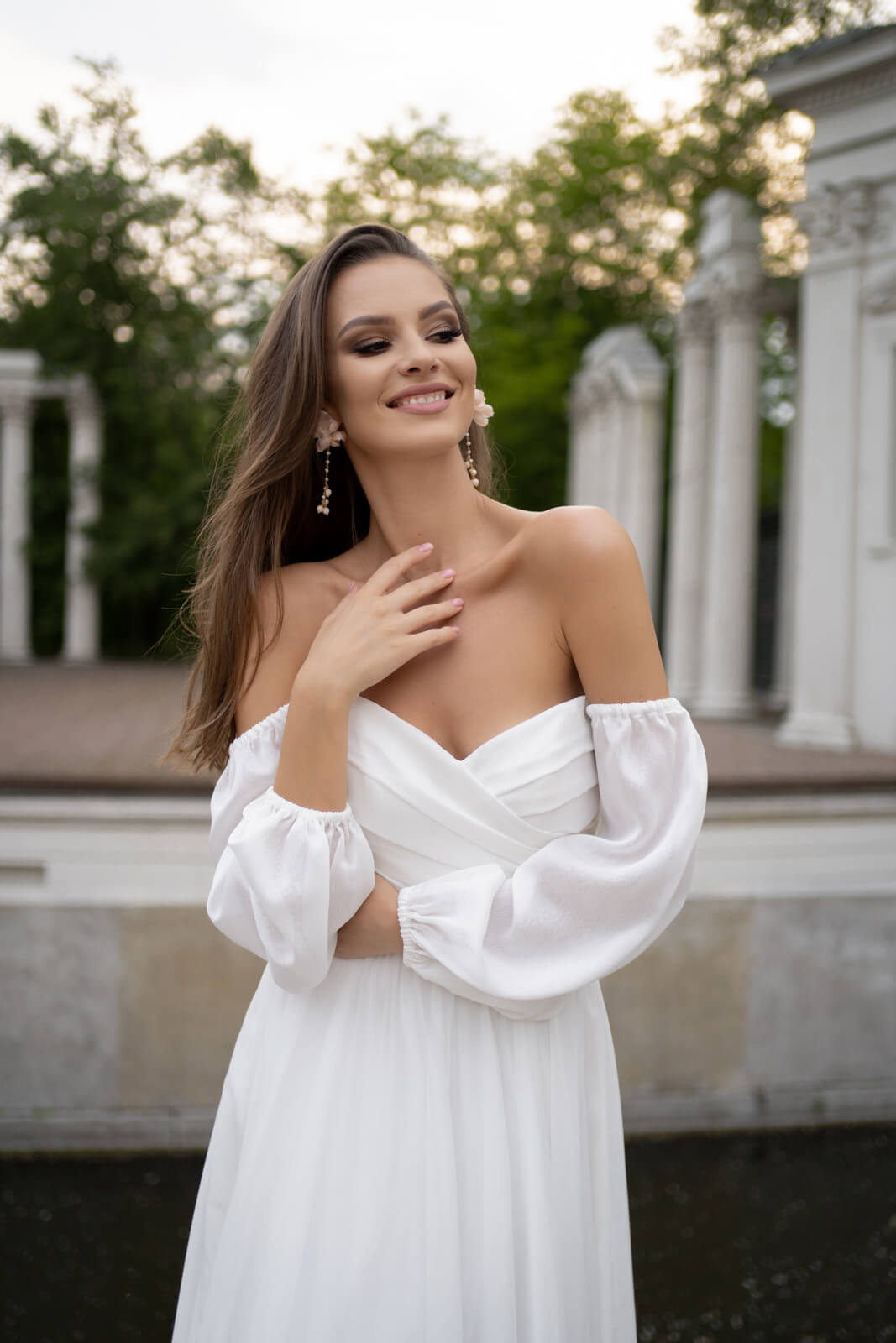 Robe de mariée Pola — silhouette entière.