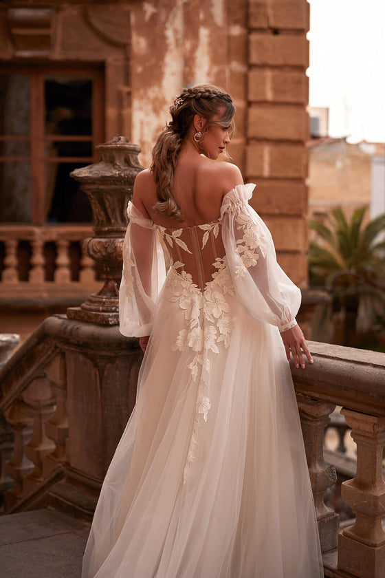 Robe de mariée trapèze Hermiona à manches longues, DAMA Couture.