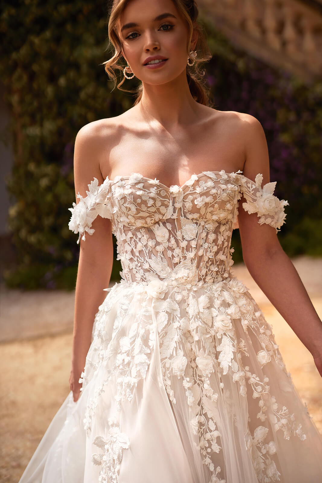Robe de mariée trapèze Mia, DAMA Couture.