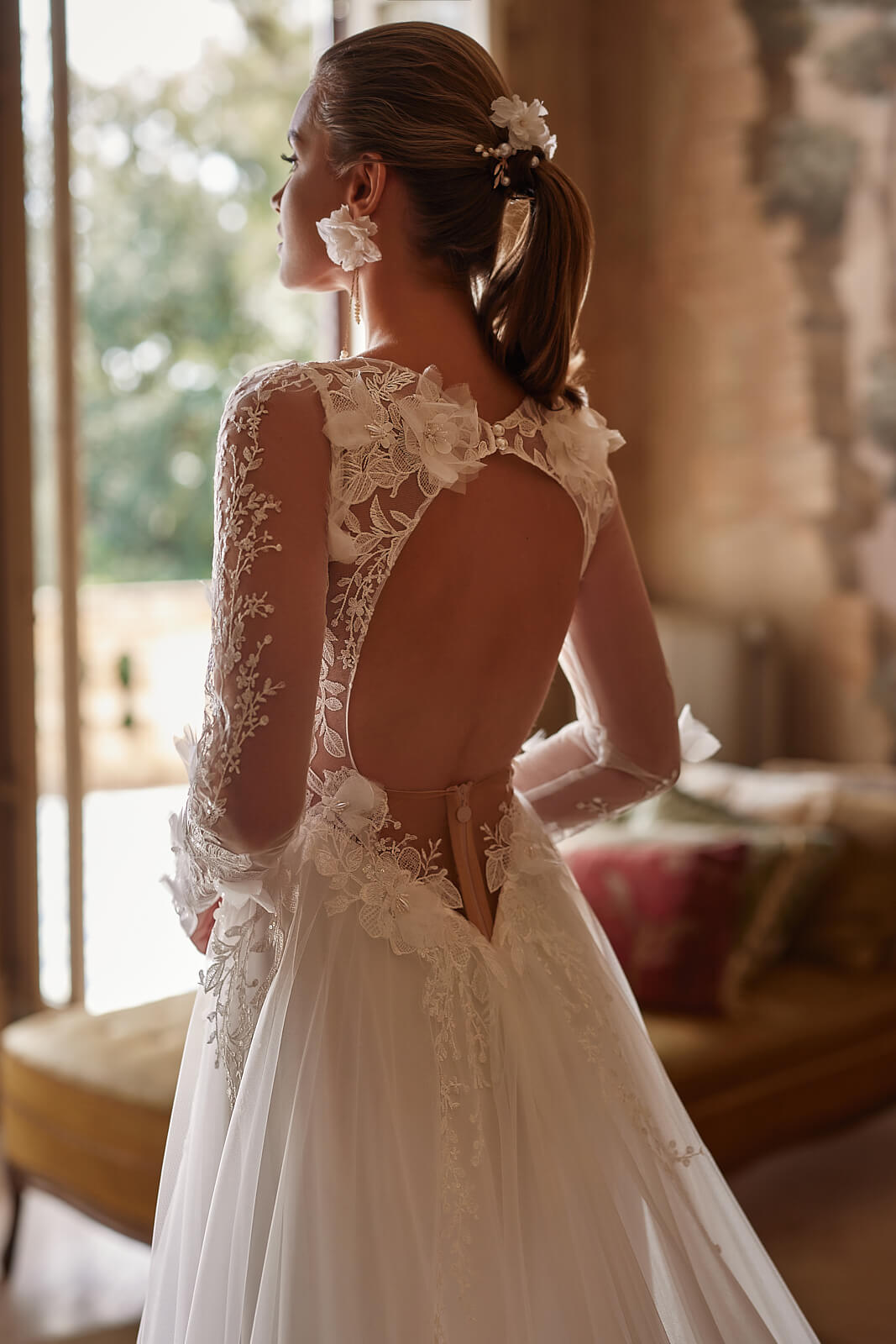 Robe de mariée trapèze Octavia à manches longues, DAMA Couture.