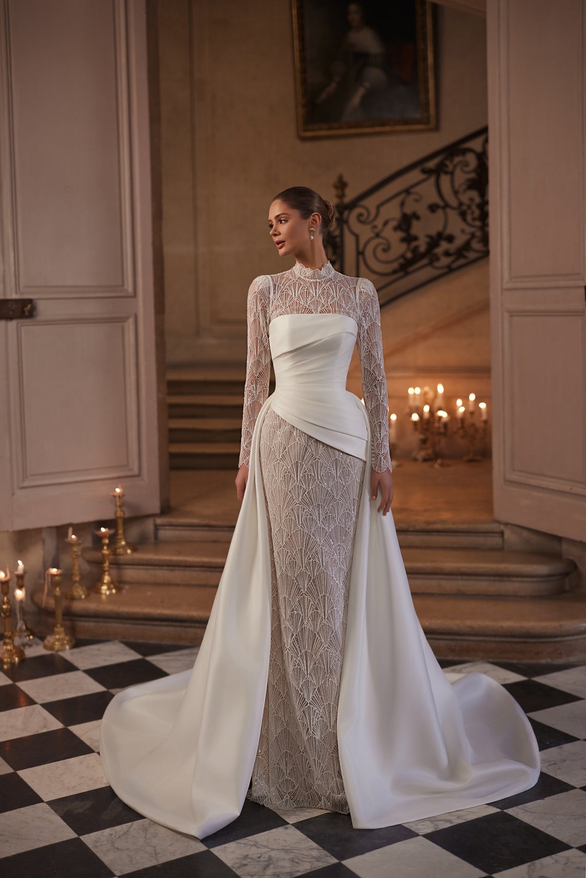 Surjupe amovible Juniona portée sur la robe de mariée Juniona.