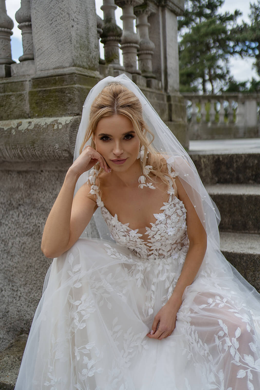 Voile de mariée perlé, DAMA Couture — vue de face.